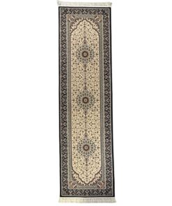 Beautiful Persian Naein Style Passage Runner / Rug 300 x 80 cm