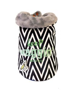 DL Keep Waggin Winter Cape Black